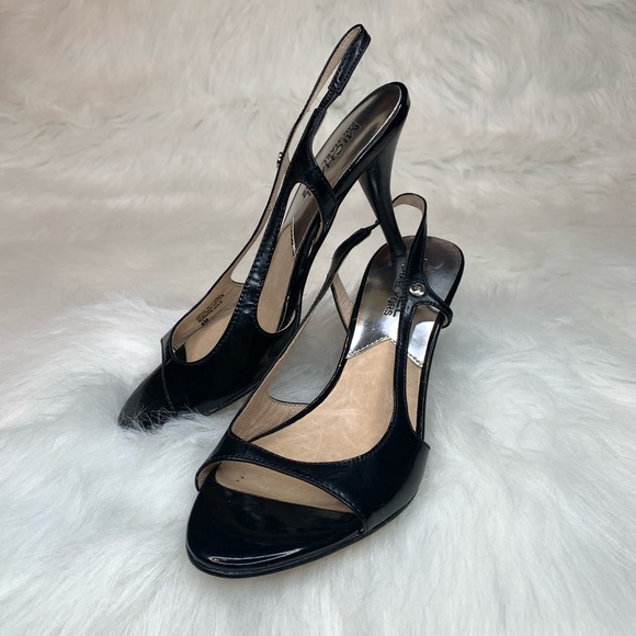 petite heels size 2